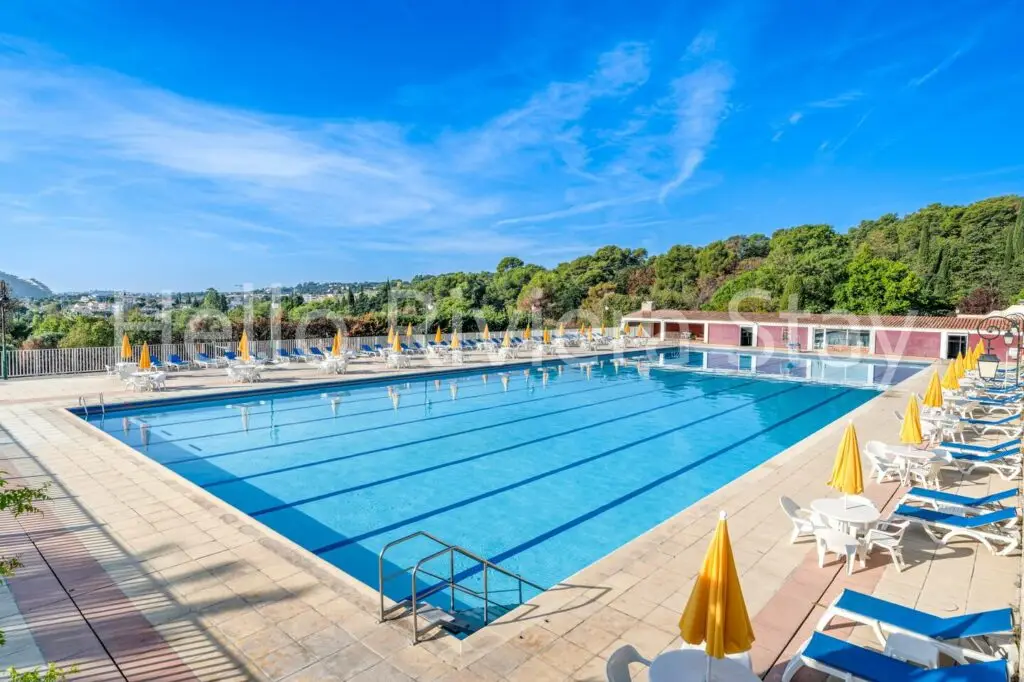 Domaine du Loup, Cagnes-sur-Mer 3 The Olympic pool and its sun loungers, Domaine du Loup