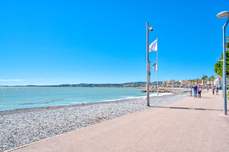 Louer son appartement en Airbnb à Cagnes-sur-Mer 4 Le bord de mer du Cros-de-Cagnes, à deux pas d’un appartement géré