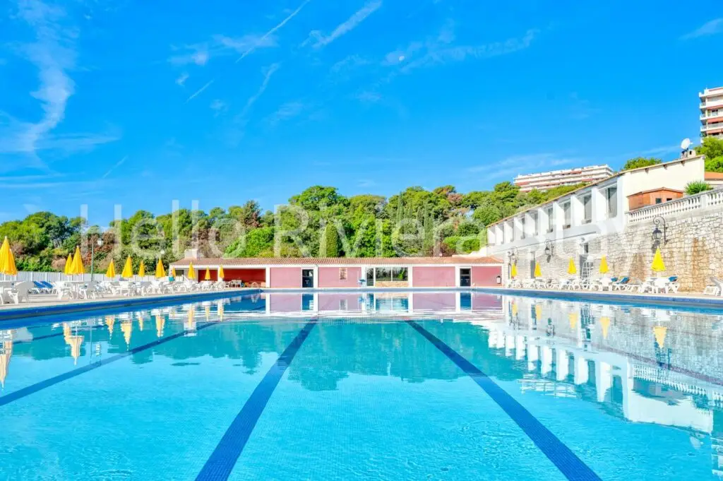 Domaine du Loup, Cagnes-sur-Mer 5 The Olympic swimming pool and the estate park, open from May to October
