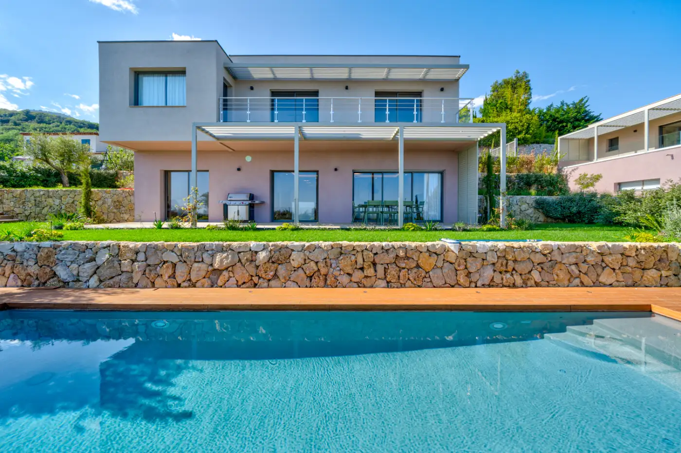 Home 84 Villa with swimming pool in Tourrettes-sur-Loup managed by our Airbnb concierge service