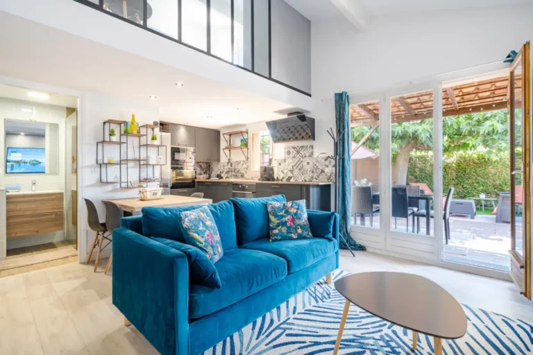 Bright living room in a managed accommodation in Villeneuve-Loubet
