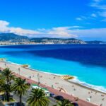 La Promenade des Anglais et la baie des Anges à Nice, départ du marathon Nice-Cannes
