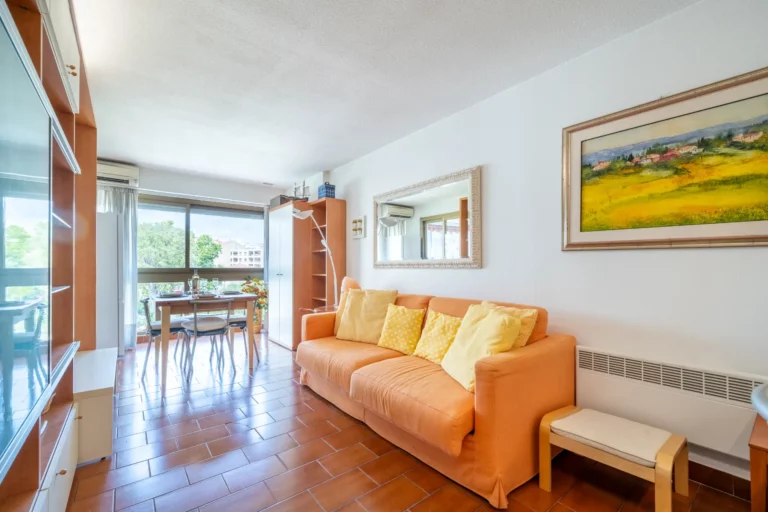 Appartement de la vieille ville d’Antibes géré par Hello Riviera Stay