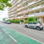Rue du quartier avec piste cyclable, à une minute de la plage à Cagnes-sur-Mer