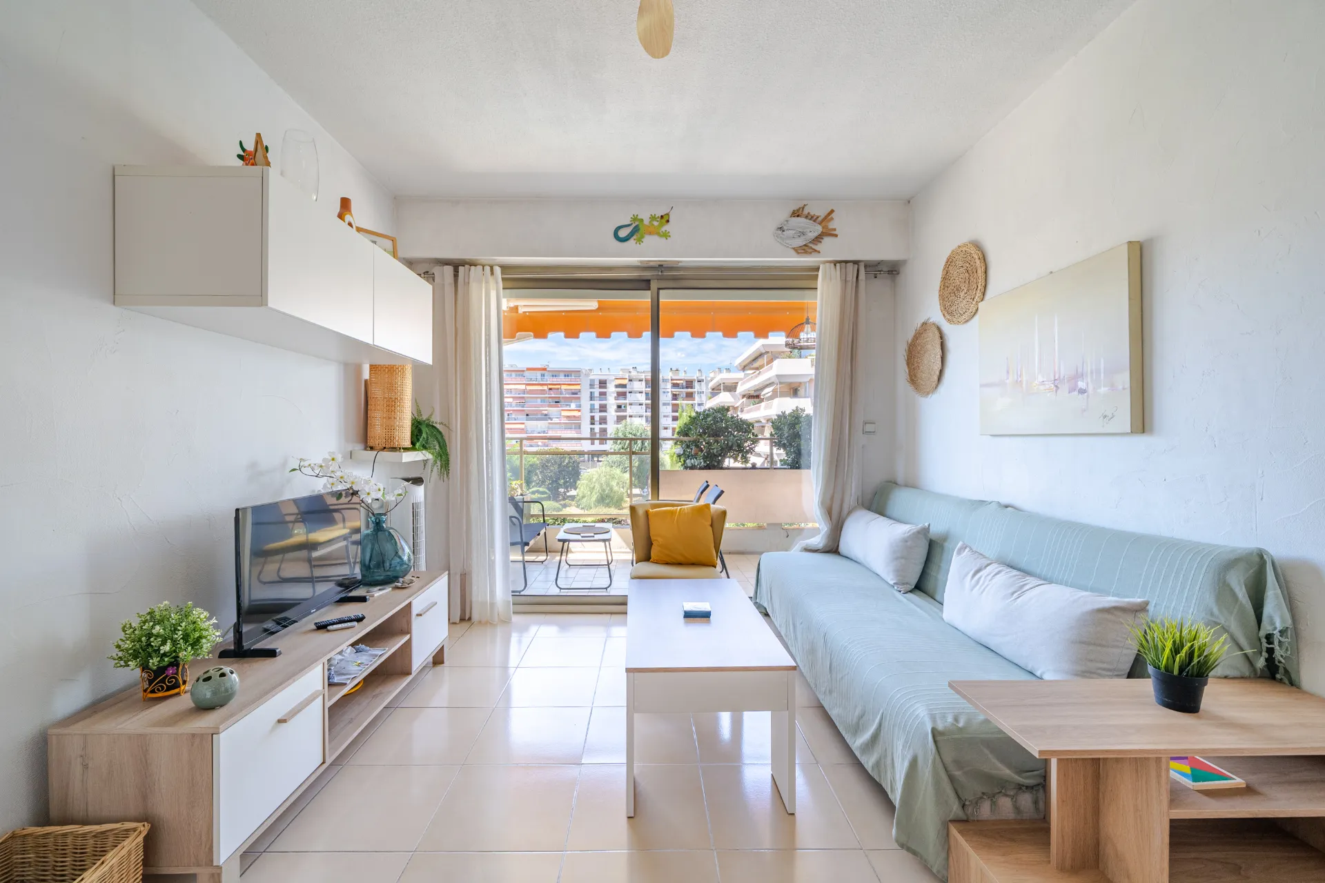 Appartement 2 personnes à Cagnes-sur-Mer, résidence avec piscine et terrasse de 12 m² 2 Appartement 2 personnes à Cagnes-sur-Mer, résidence avec piscine