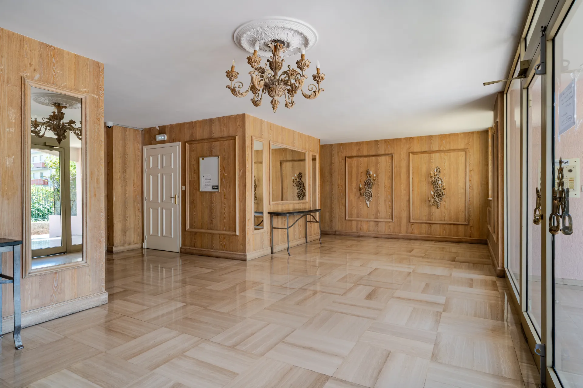 Appartement 2 personnes à Cagnes-sur-Mer, résidence avec piscine et terrasse de 12 m² 16 Appartement 2 personnes à Cagnes-sur-Mer, résidence avec piscine